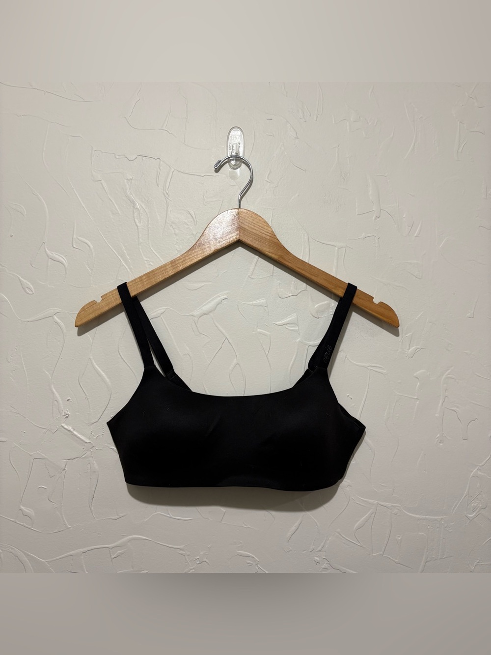 Smoothez by Aerie black scoop-neck medium-support bra (small)